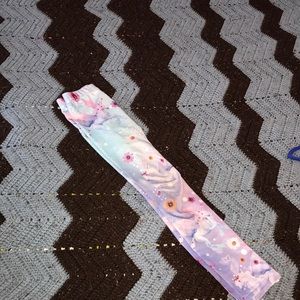 Beautiful unicorn leggings. Extremely soft!